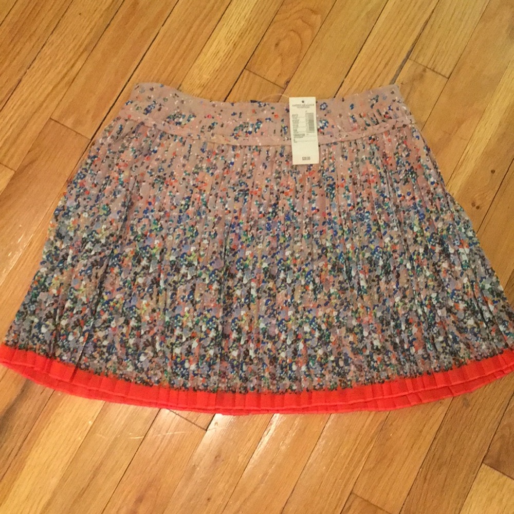 American Eagle pleated floral skirt
